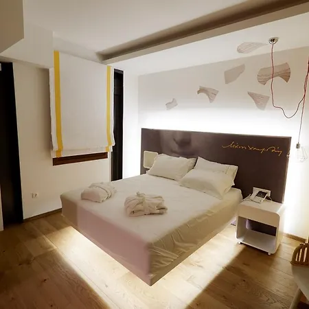 Hotel Veritas Boutique Art 4*