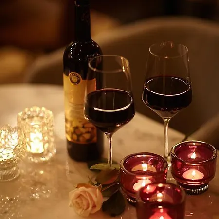 Veritas Boutique Art Hotel 4*
