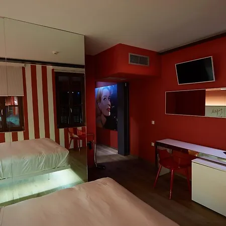 Отель Veritas Boutique Art 4*